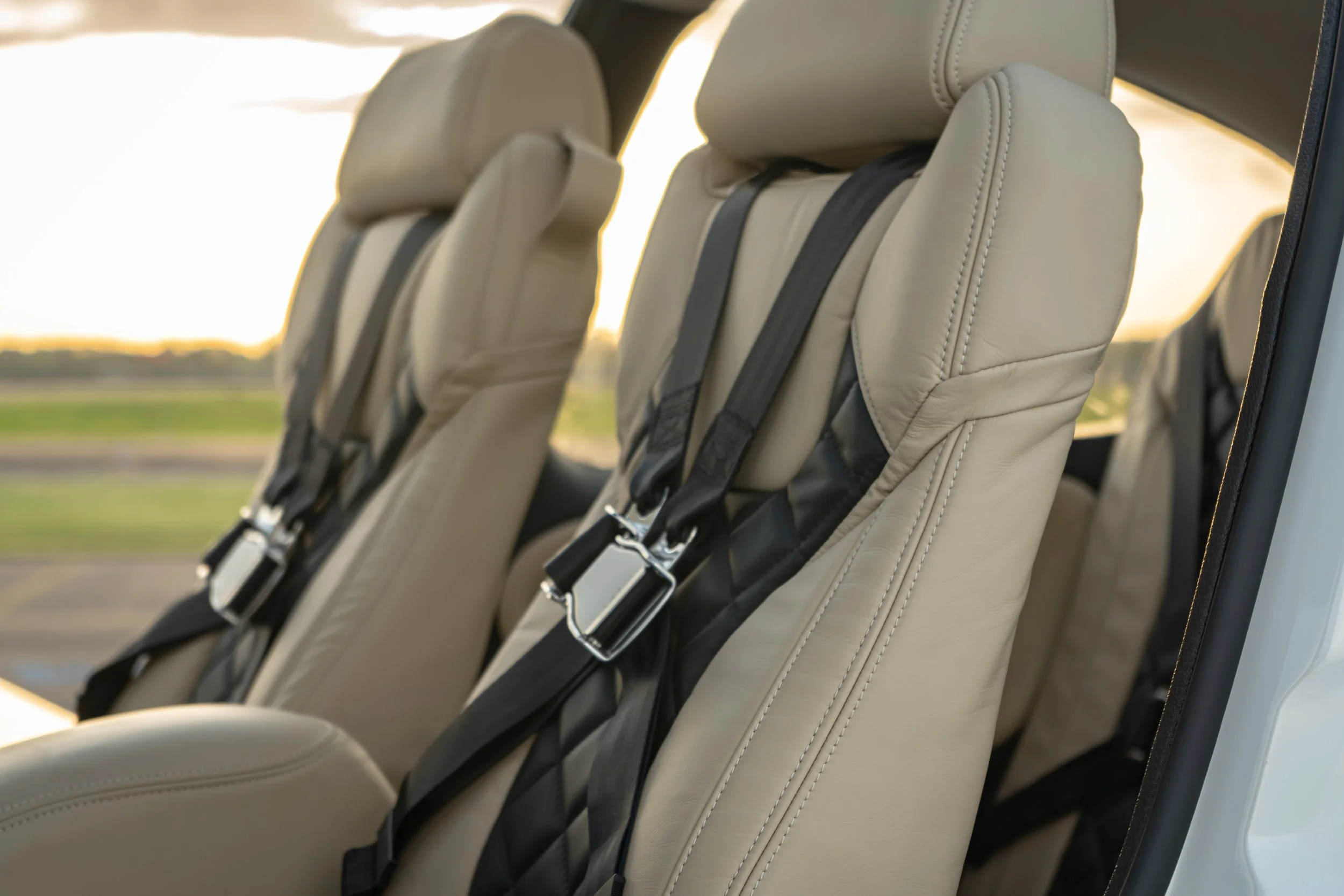 N466CD Interior-14.jpg