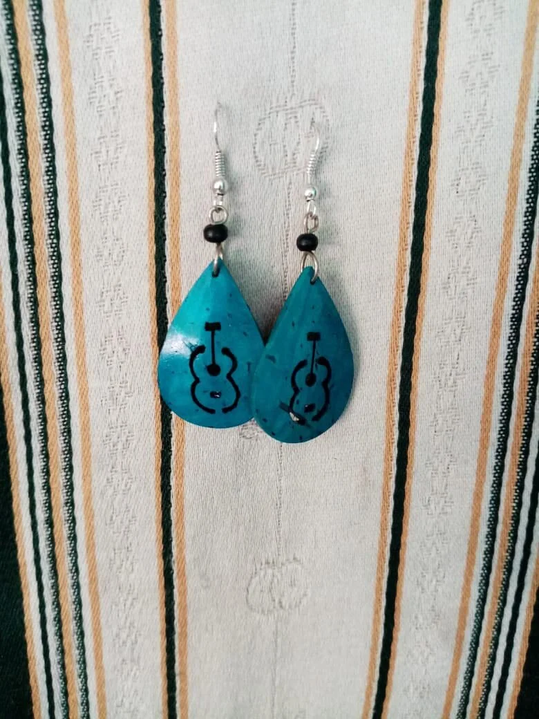 Guitar earrings