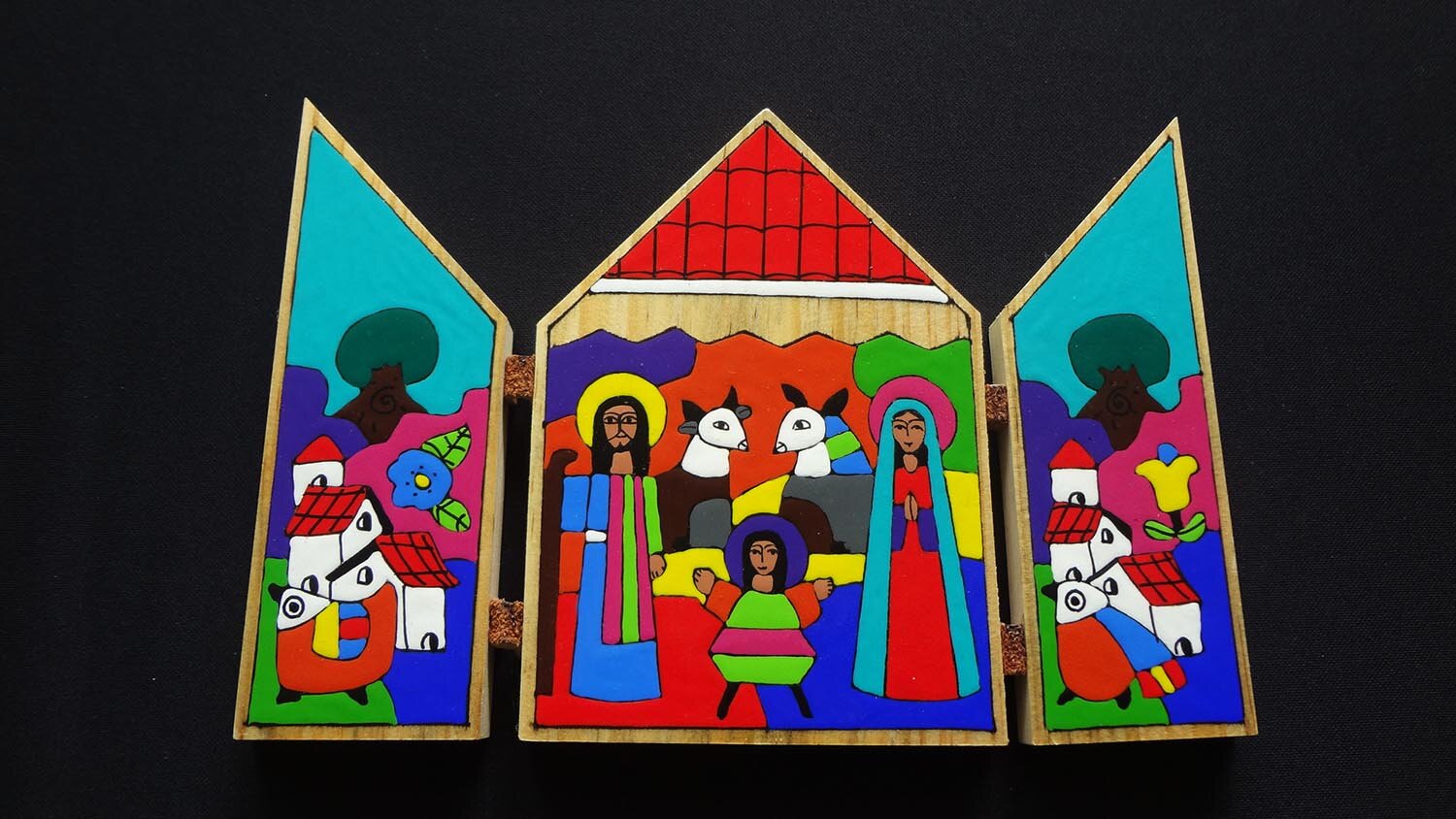 Tryptical nativity scenes