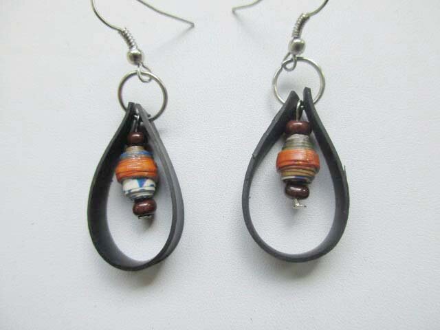 Eco-friendly earrings made from rolled paper and recycle tires