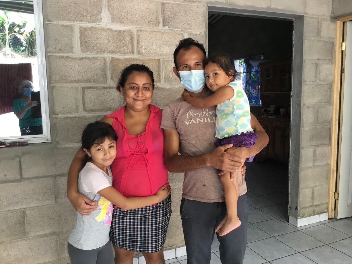 #GivingTuesday: Ayude a CIS a construir 50 casas.