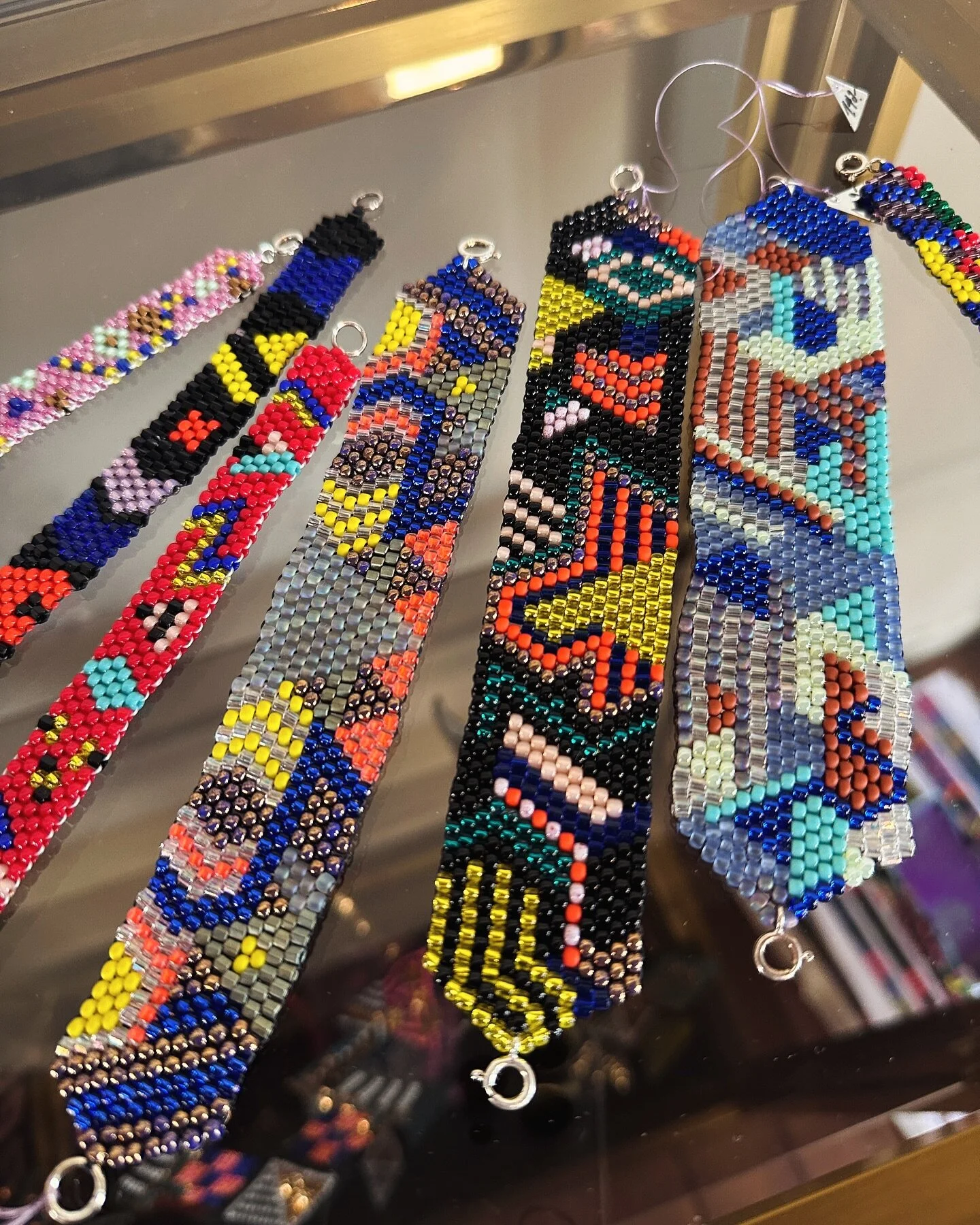 Add a pop of color and fun to your wrist with our handcrafted bracelets ❣️❣️❣️
#ColorfulBracelets #SunnyAccessories #FunJewelry #BraceletFashion #SummerStyle #BrightAndCheerful #AccessoryLove #WristCandy #VibrantBeads #FashionFun #fabiennemorel #luz