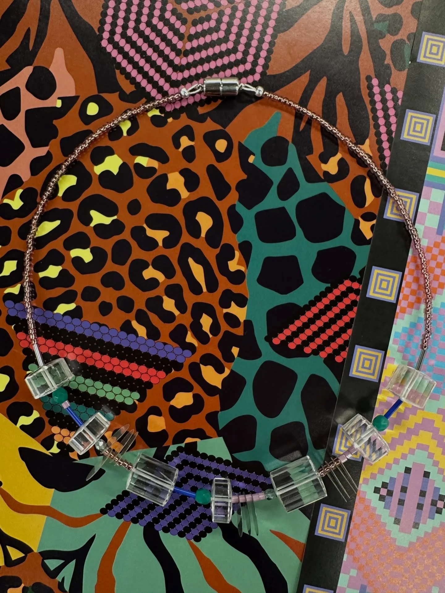 Crystal necklace meets our new &lsquo;Animal Mix&rsquo; gift wrap &hellip; a perfect blend of sparkle and pattern.

#FabienneMorel #CrystalNecklace #AnimalMix #HandcraftedJewelry #UniqueDesigns #PatternAndSparkle #FabienneMorelArt #StatementNecklace 