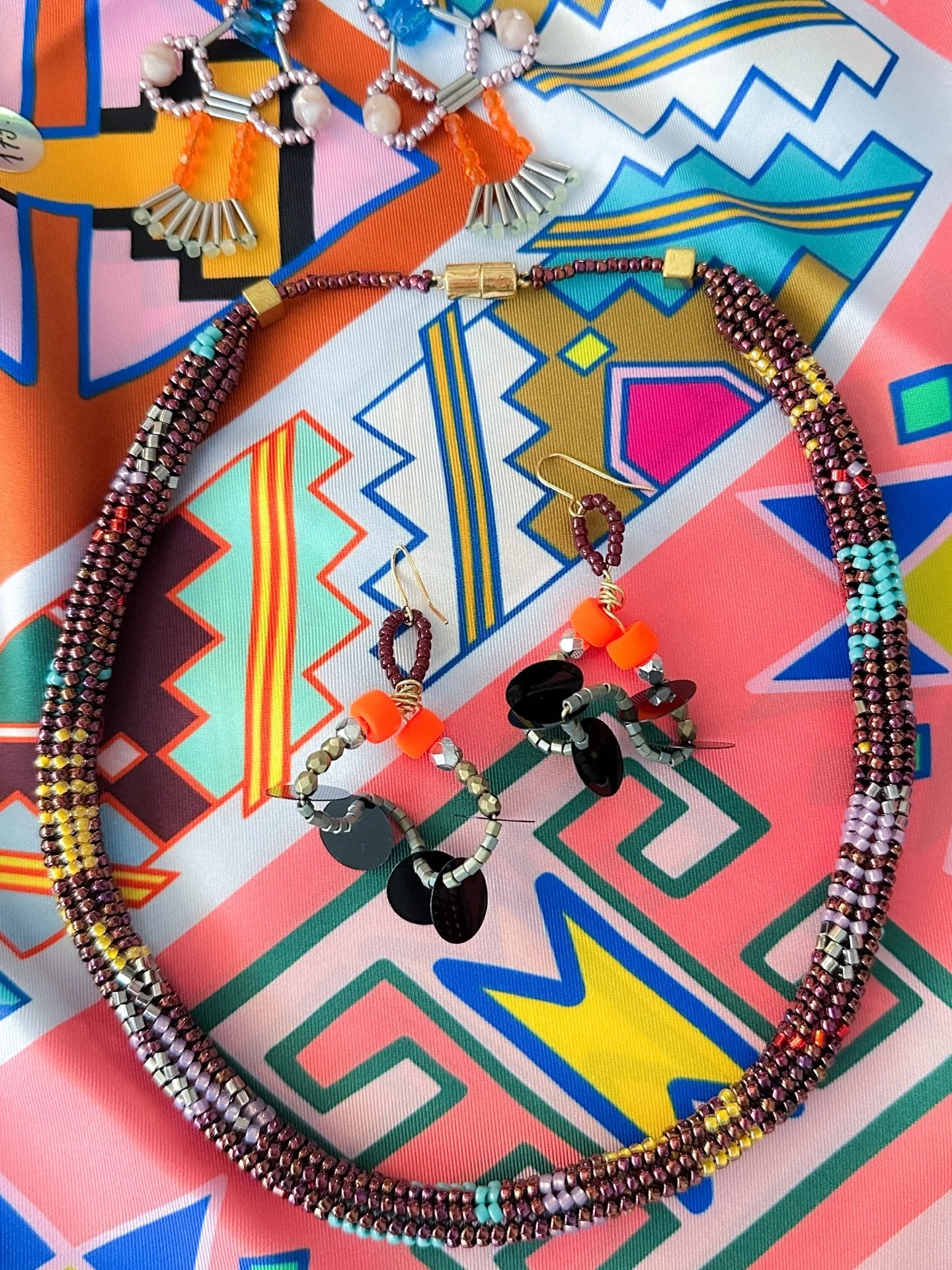 Every moment has its colour 

#FabienneMorel #joyful #colourful #multidimensionalTextileDesign