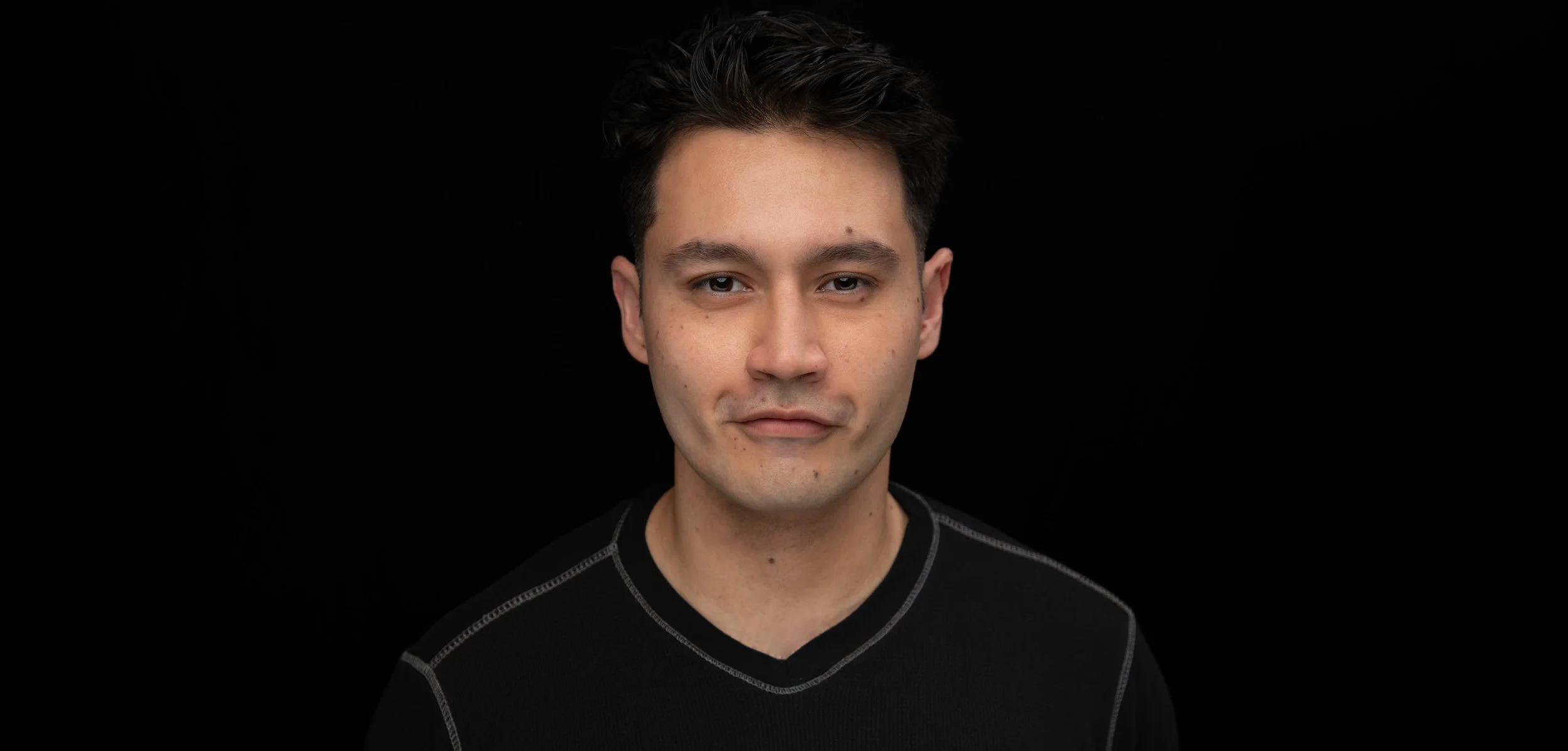 Camilo Linares headshot 4.jpg