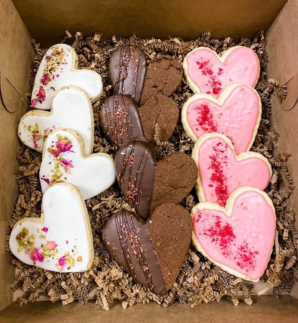 So much freshly baked LOVE is about to go out our kitchen doors. 😍 If you missed out on getting a pre-order in, don&rsquo;t fret! We just finished restocking our case down at Farm Runners with alllll the good stuff. Tart Cherry Hand Pies, Fudge Brow