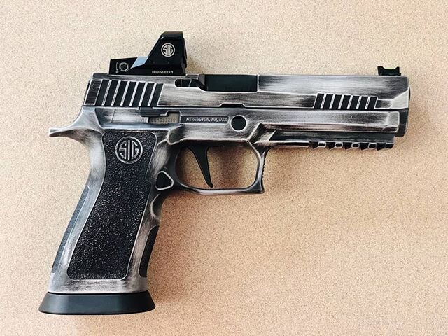 Wrapped up this #sigsauer x5 in some black over white distressed #cerakote for a customer yesterday. Glad he could assemble and get me a good picture 👊🏼 #gunsofinstagram #machinist #battleworn #customguns #craftsman #art #custom #freedom #firearms 