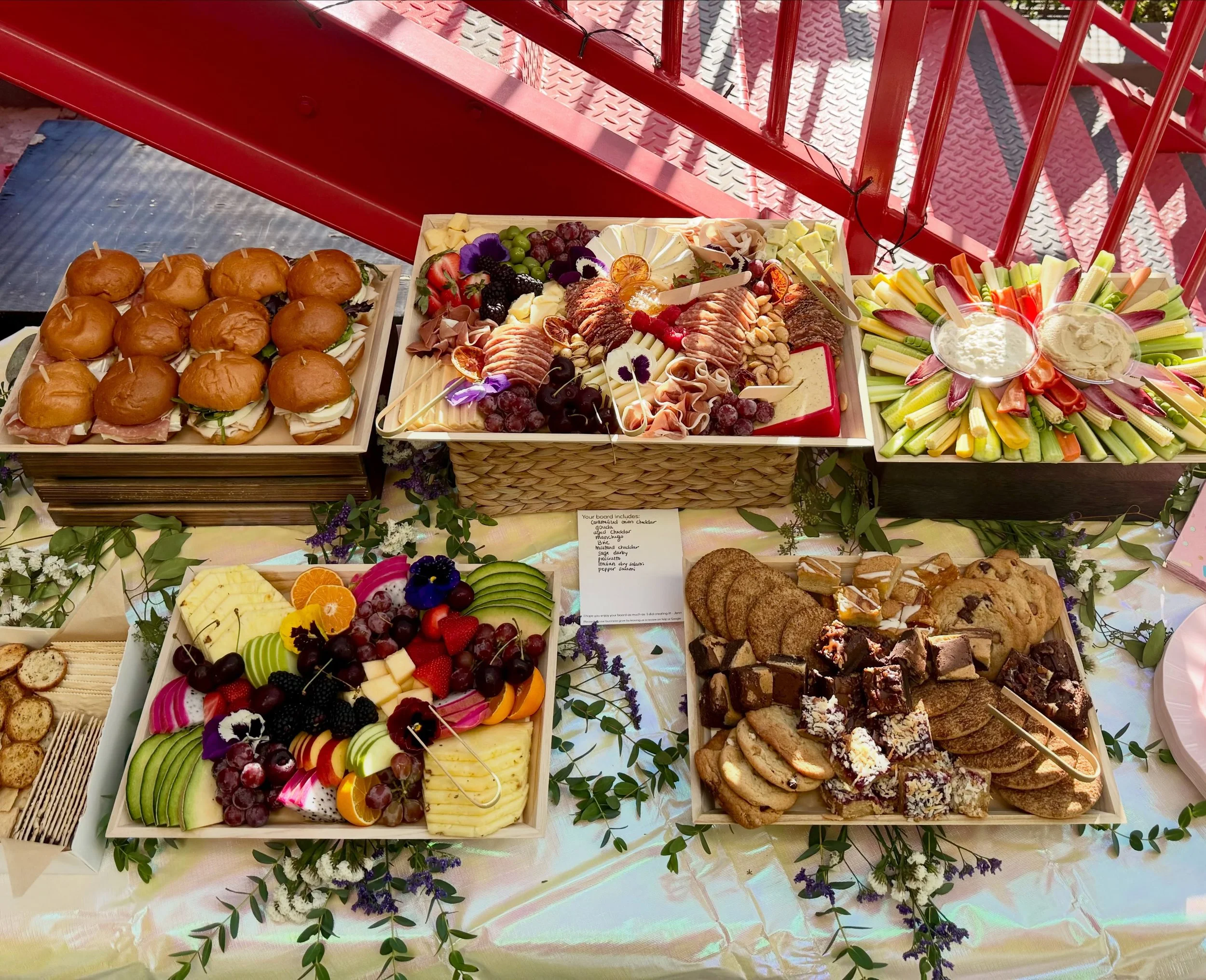 We catered for someone on a popular children&rsquo;s show. Can you guess who? 🎬🧀 🟠🔵 🟣🟡

*elevate our party pack by adding risers!

#sandiego #sandiegocatering #charcuterieboard