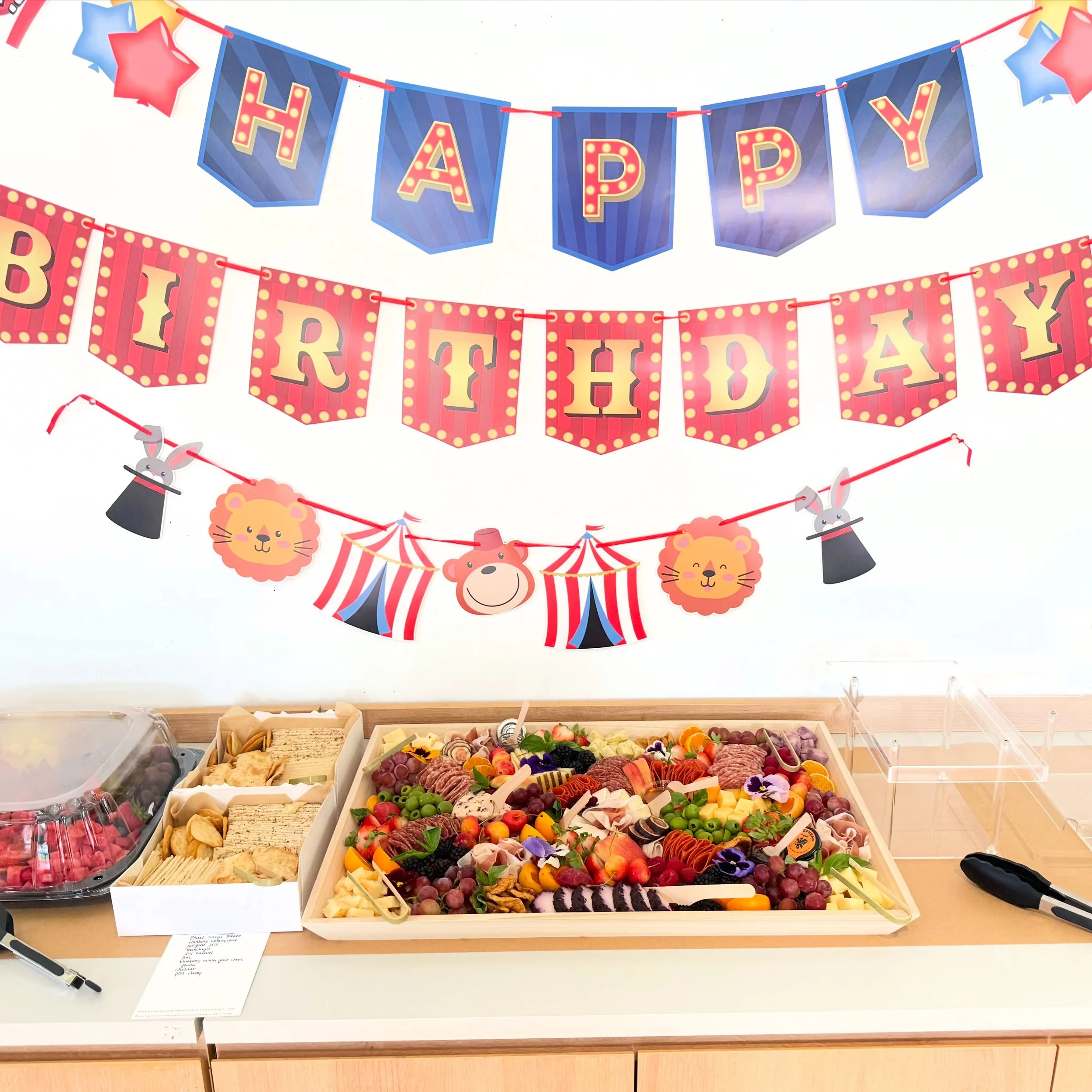 Birthdays @kidsandcoffee.love 🎈 🎈 

Celebrate your kids bday in style at kids and coffee in Carlsbad and don&rsquo;t forget to order your graze board 😉