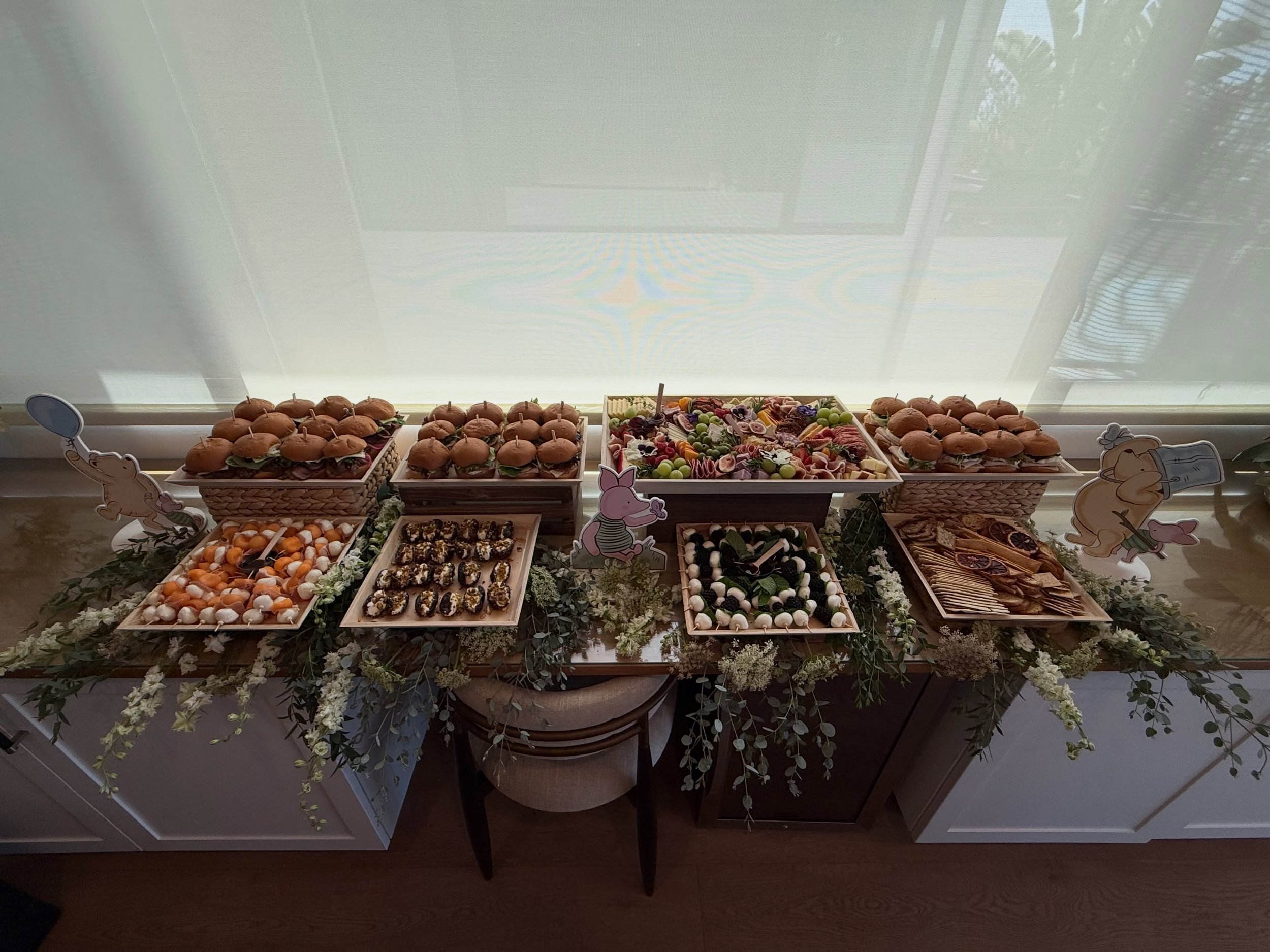 Did you know if you order multiple boards we offer rentals with greenery and setup to elevate your order?! 

#babyshower #winniethepooh #styledcatering #sandiego