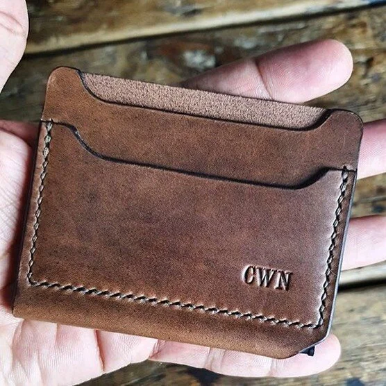 A wallet is such a personal item and we love these handmade options from @kingsleyleather. Perfect gifts for any man in your life.
