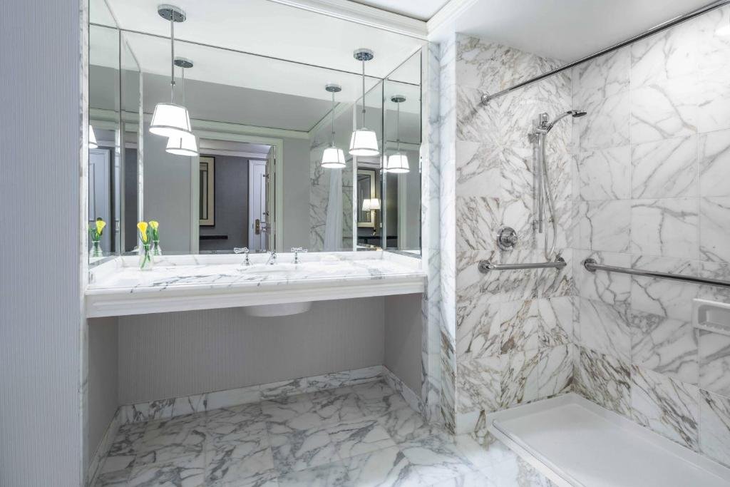 ritzbath.jpg