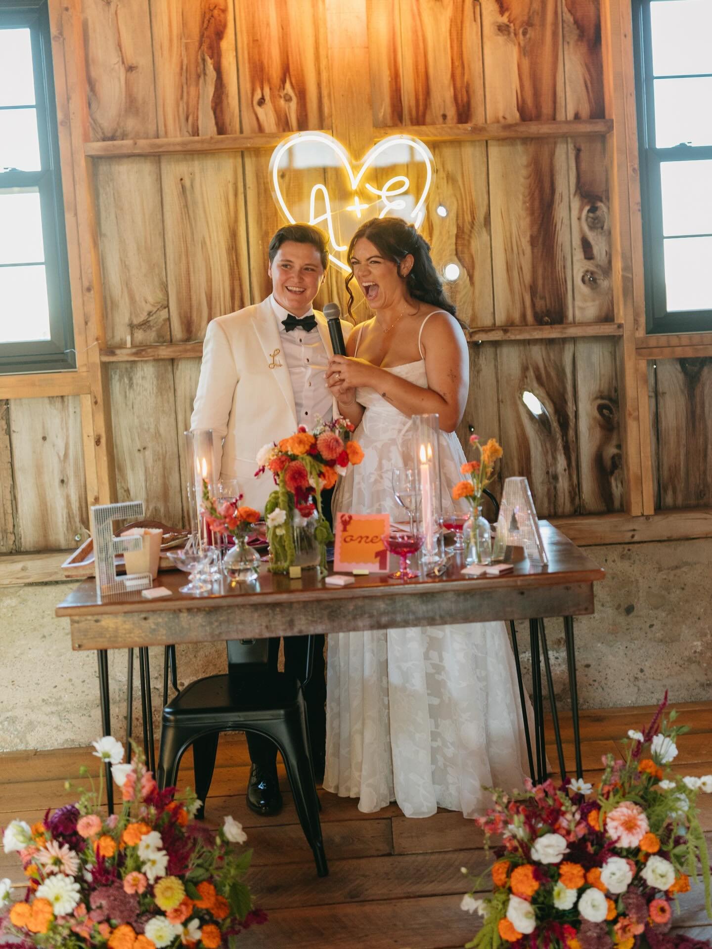 Smiling so wide at the pics from this bright wedding for A + E! I love looking back on the 2025 celebrations while planning the 2026 event season&hellip; 

green amaranth will be back in our field plantings in mass!

Pc @emilyleonardphotography