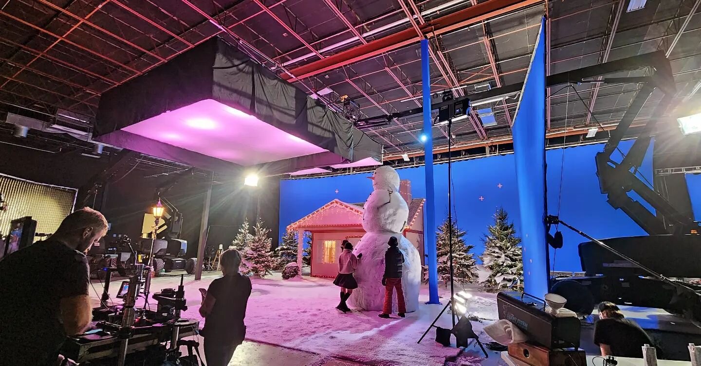 &quot;What is sauce for the goose is sauce for the gander.&quot; Marcus Terentius Varro

CG23 Holiday Campaign BTS Shots. Pleased to have lit this alongside my favorite crew in the world. 

Big thanks to @hammerheadlights for coming out in force to l