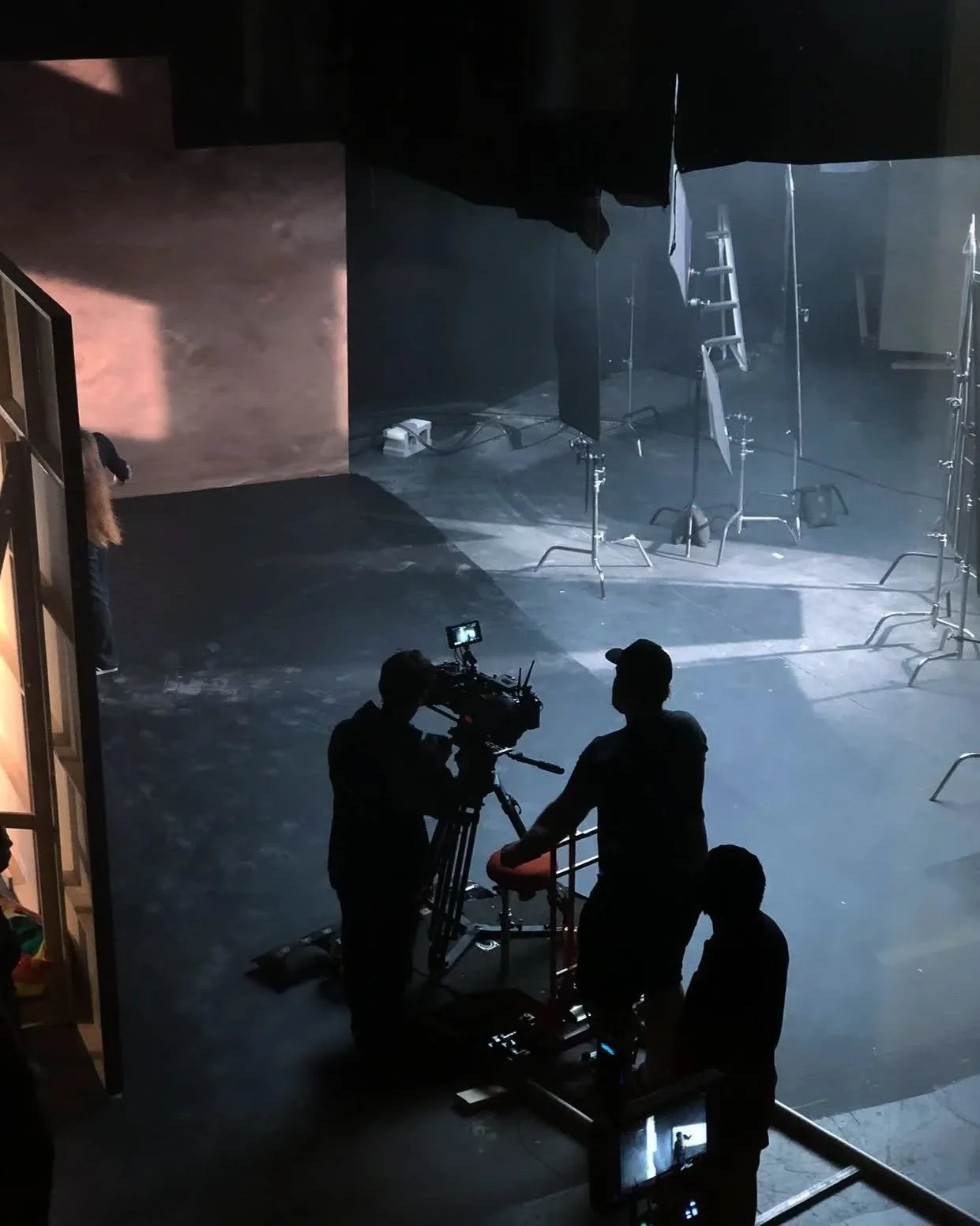 &quot;The three auspicious subjects of the first dream of the year: Mount Fuji, a hawk, and an eggplant&quot; Hatsuyume 

Wanted to post something, so you get this. 
Chillin with @robmentov, @alexnunes.ca and @mettro_