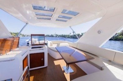 60%27+AZIMUT+R+-+FREE+YACHT+MIAMI+2.jpg
