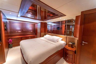 100' AZIMUT JUMBO - FREE YACHT MIAMI 5.jpeg