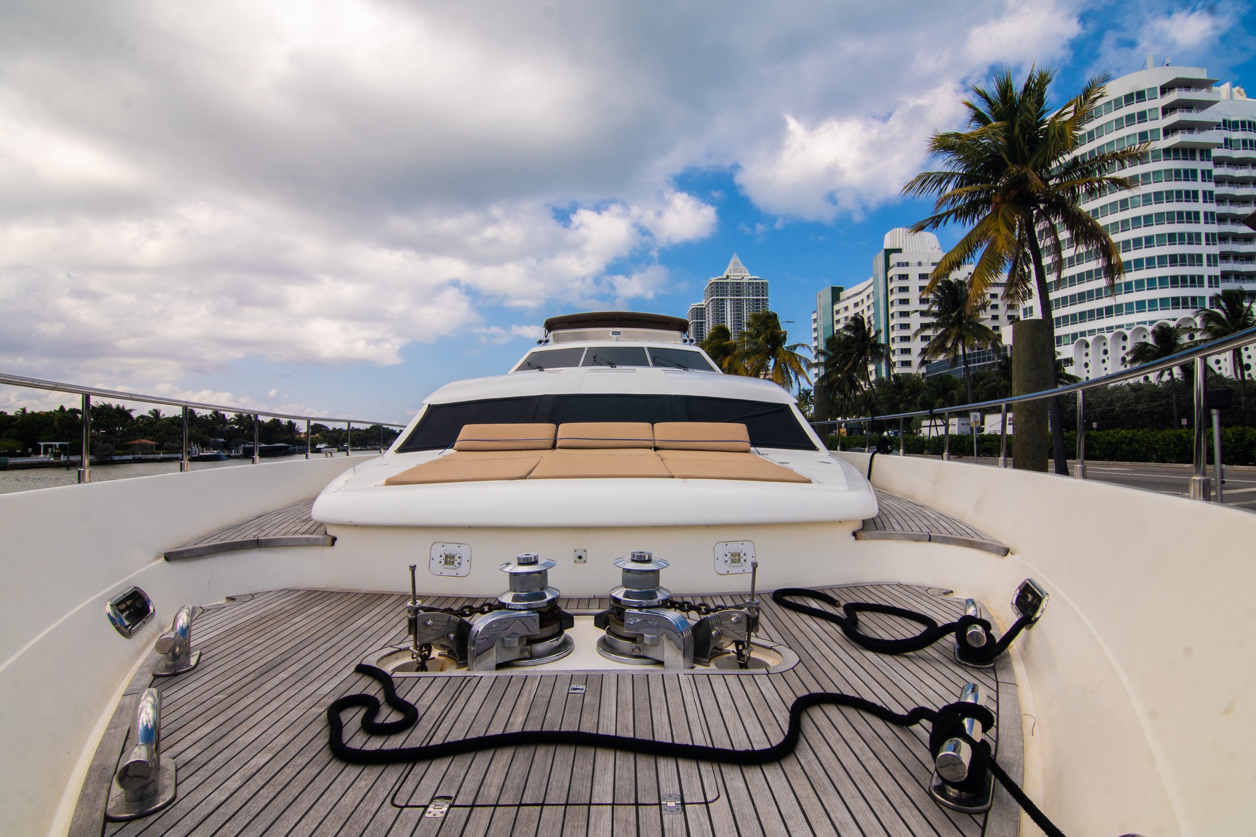 100' PALADIN - FREE YACHT MIAMI 7.jpg