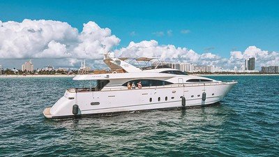 100' AZIMUT JUMBO - FREE YACHT MIAMI 1.jpeg