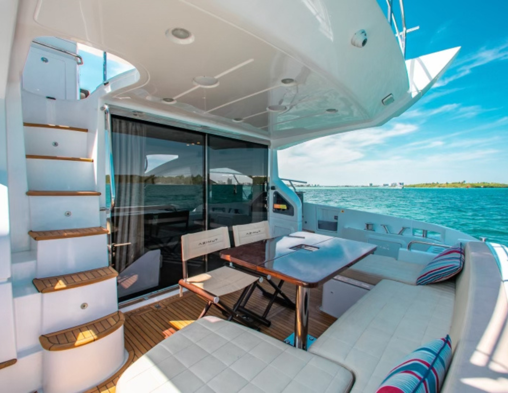 50 AZIMUT - FREE YACHT MIAMI 3.png