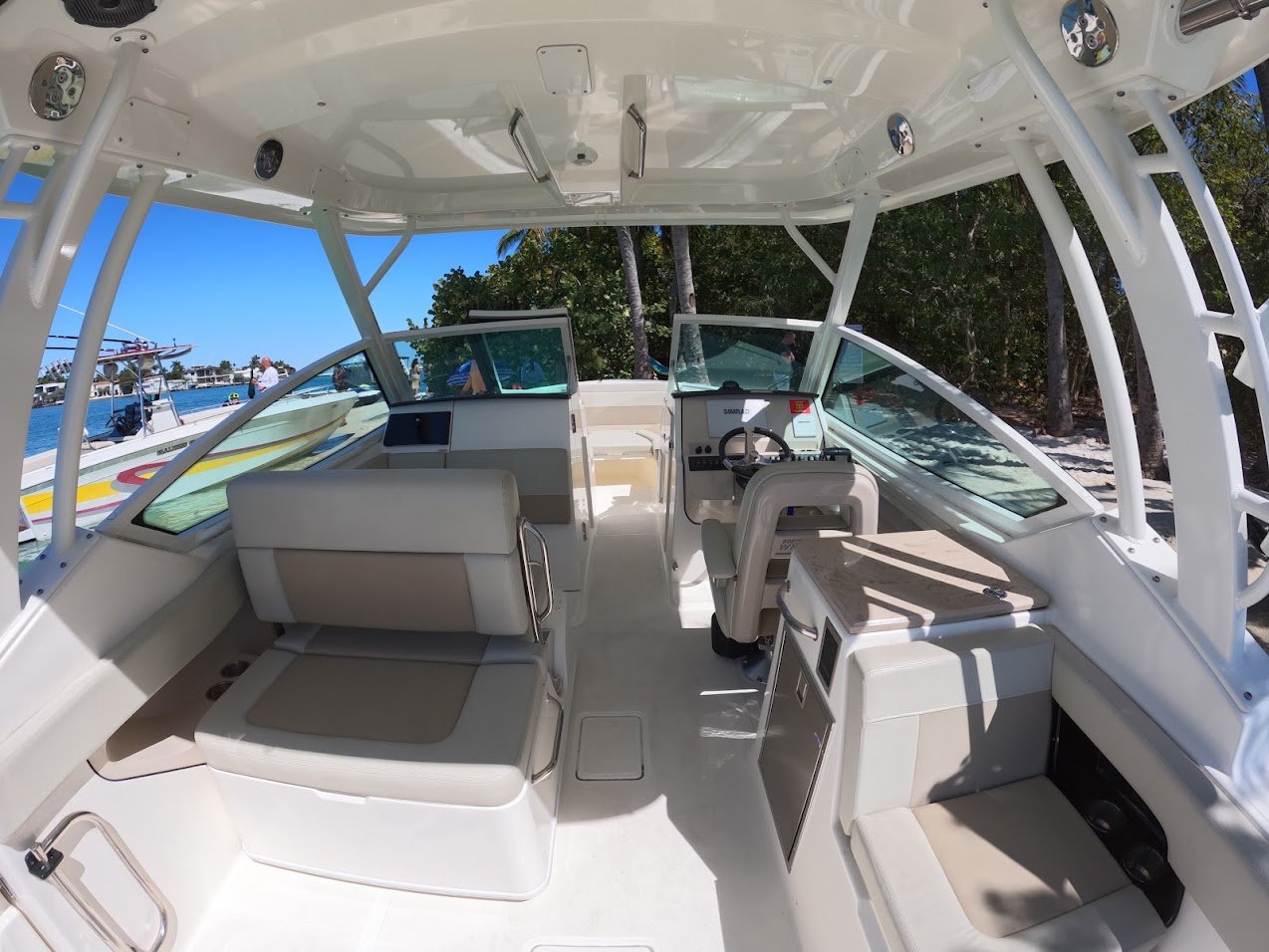 28' BOSTON WHALER - FREE YACHT MIAMI 4.jpeg