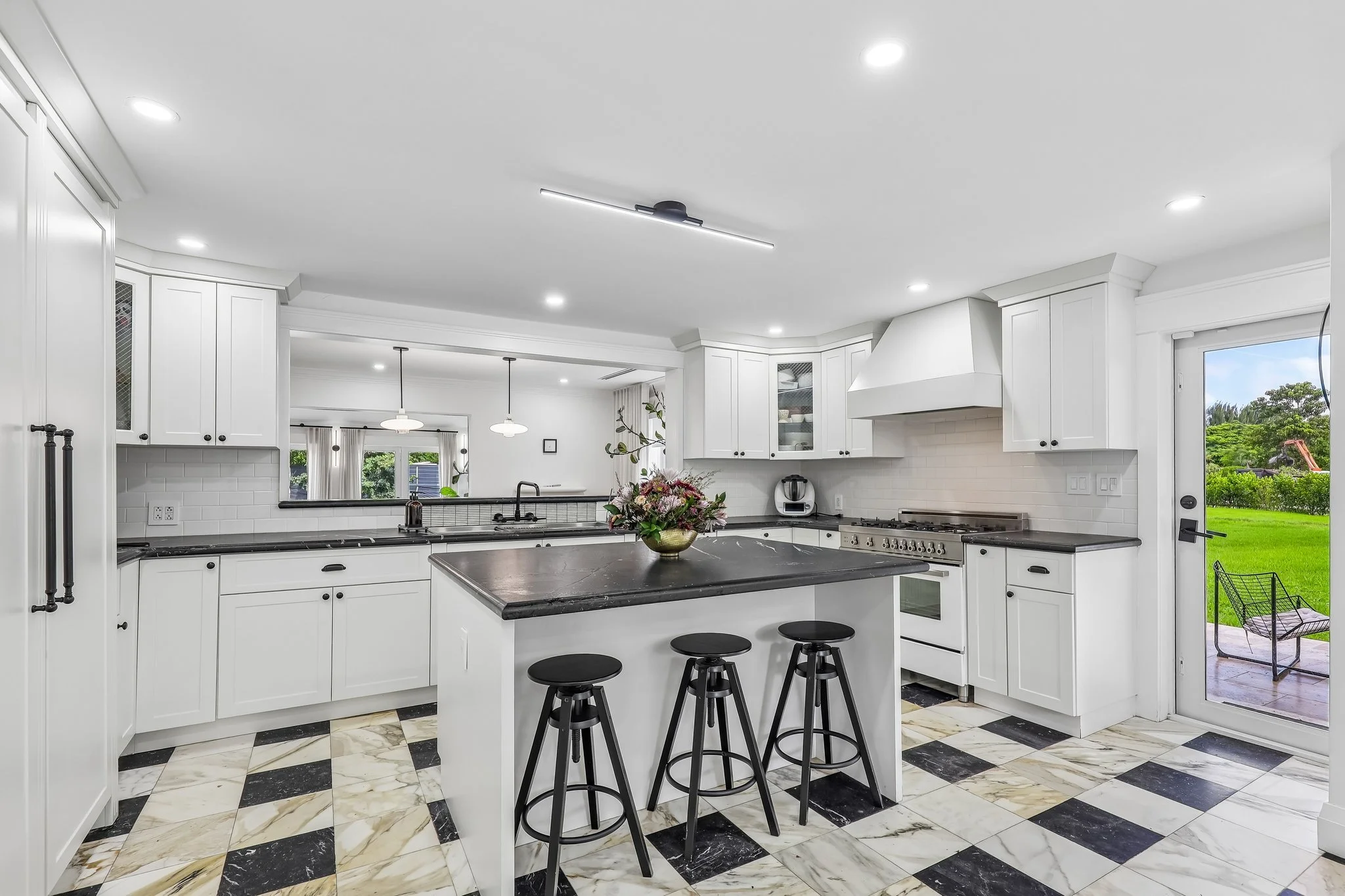 34-web-or-mls-SW 50th Street-S2609-034.jpg