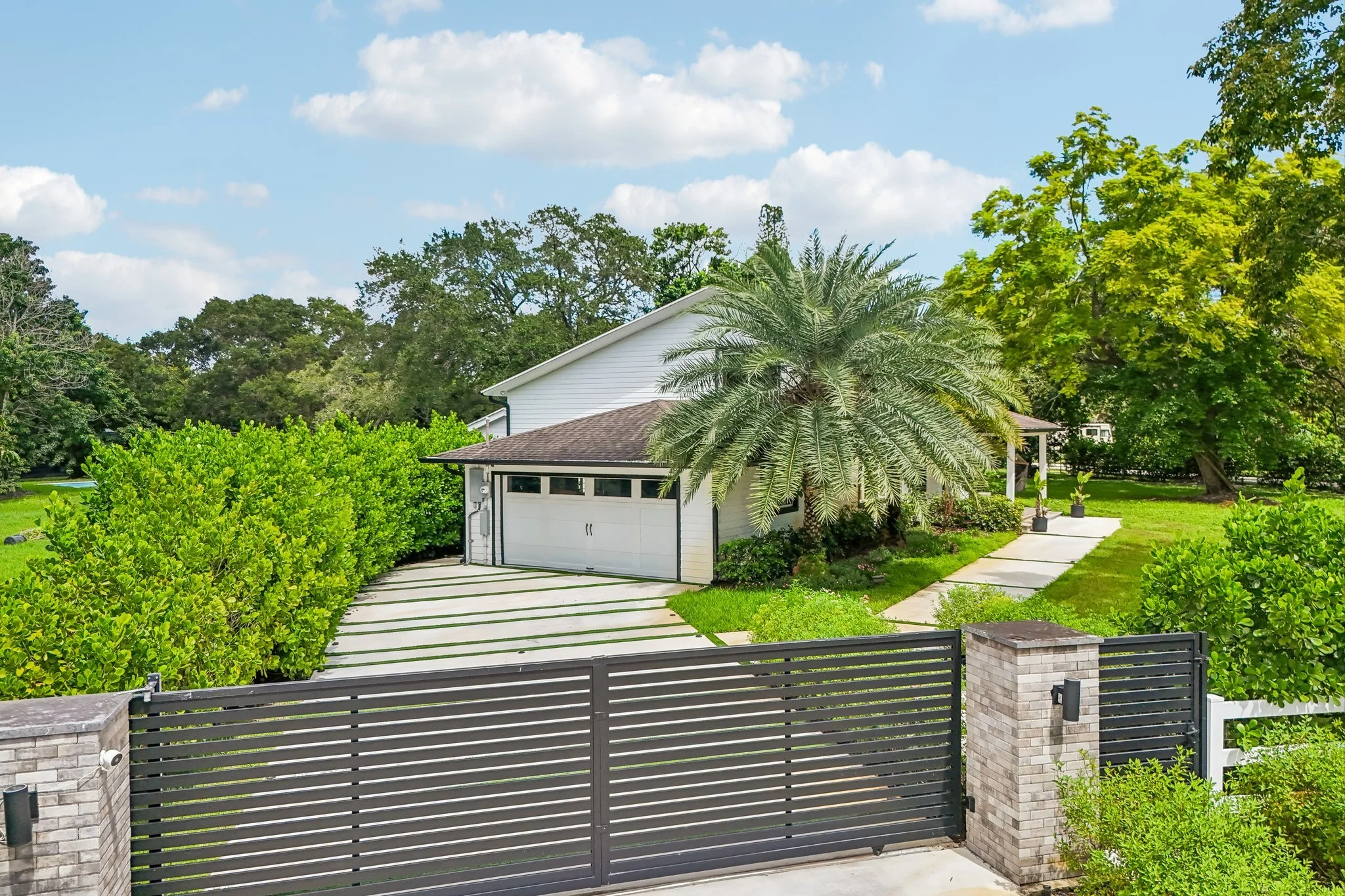 81-web-or-mls-SW 50th Street-S2609-081.jpg