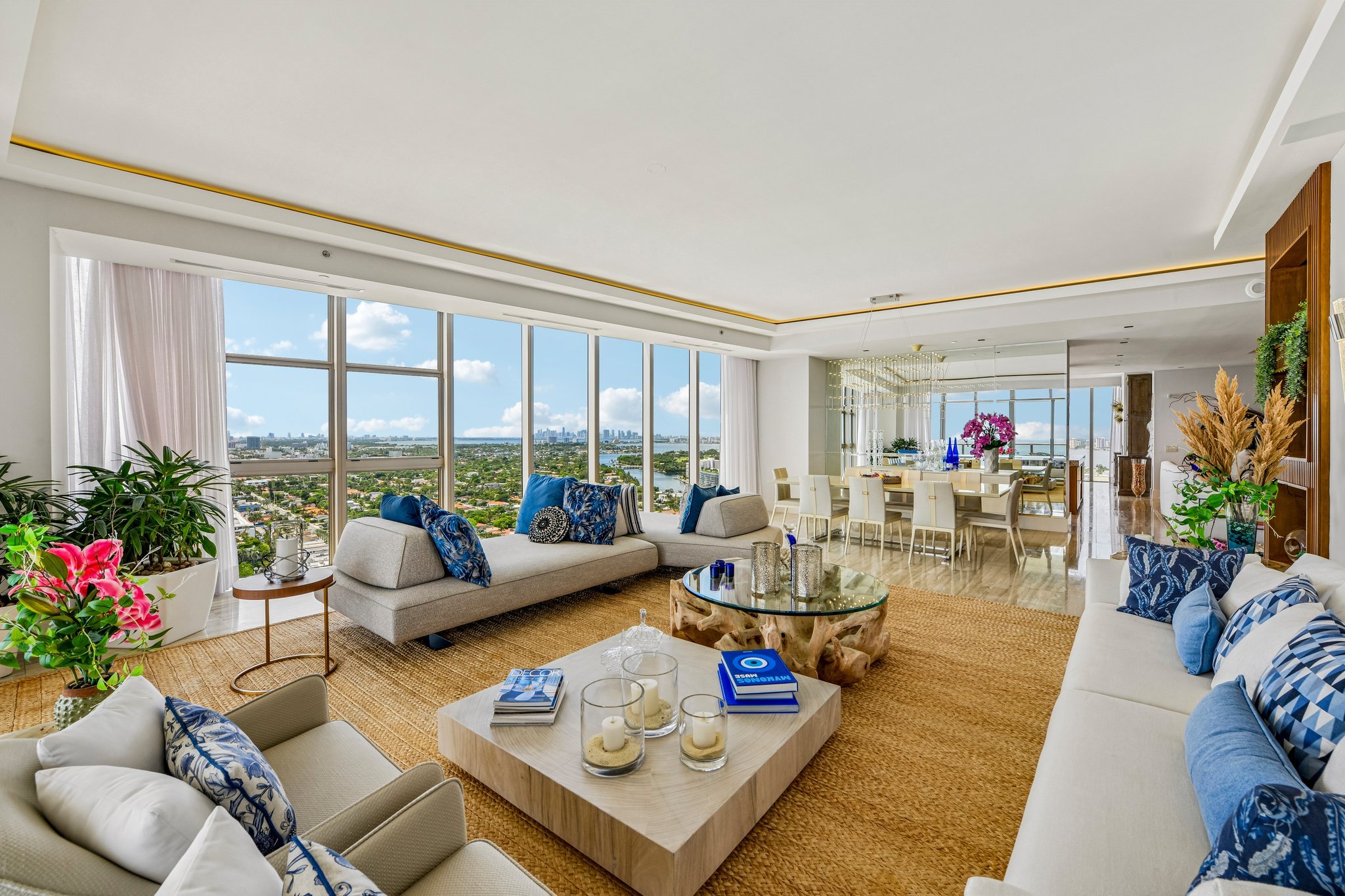 17-web-or-mls-Collins Ave 2601-S2608-017.jpg
