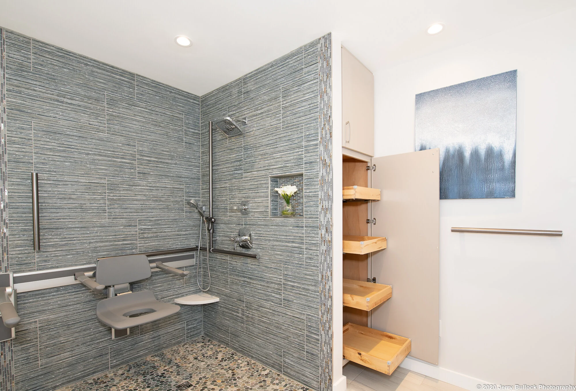 Shower and linen closet view.JPG