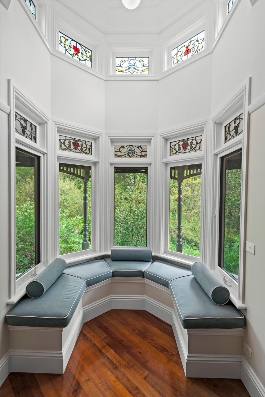 Melbourne, Victoria- period turret with built-in seating