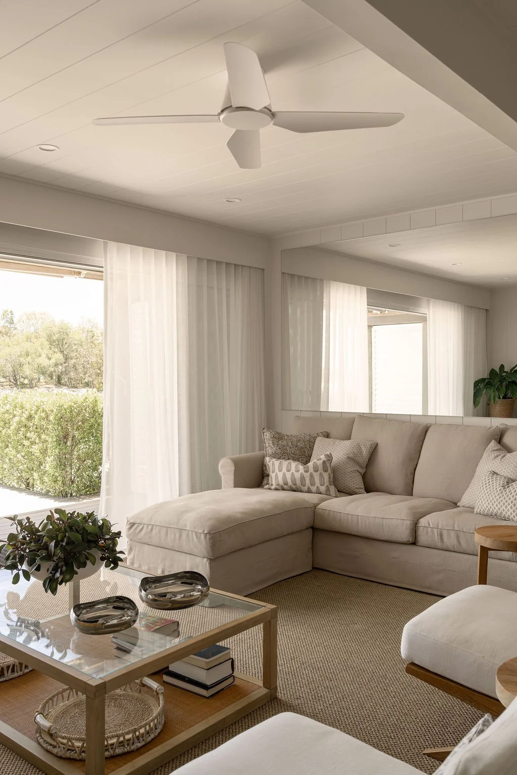 Noosa, Queensland- holiday unit with wall and ceiling paneling