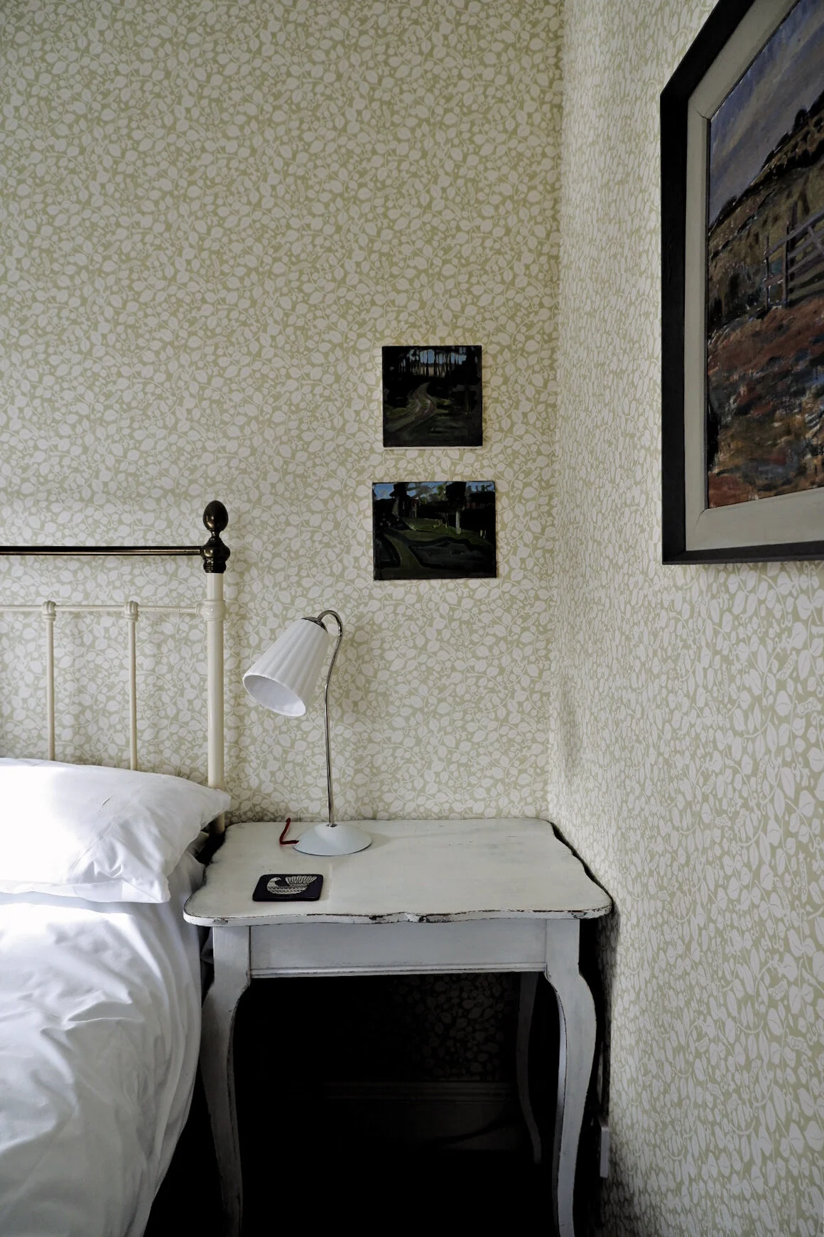 bedroom detail.jpg
