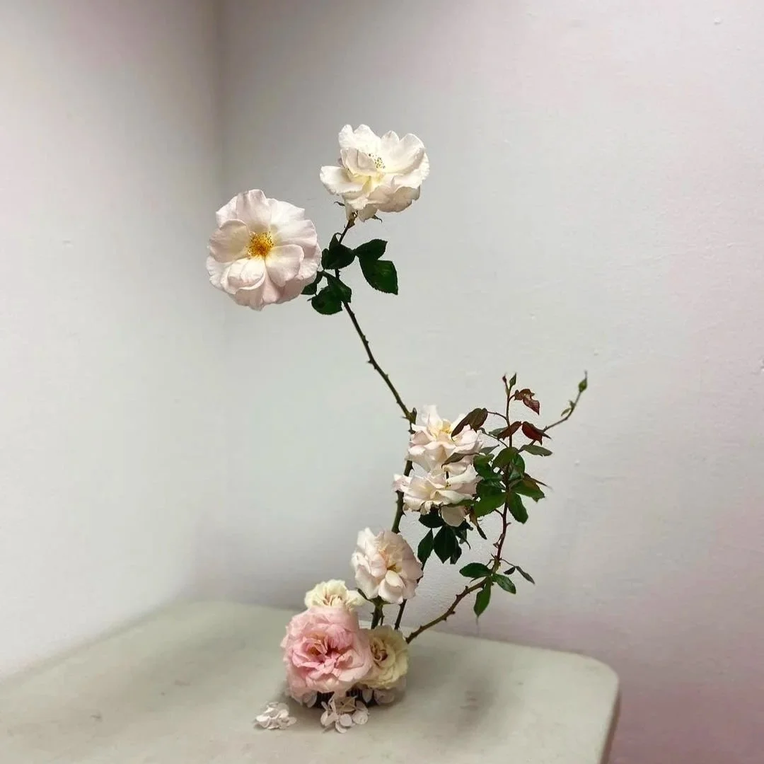 Rosa. Un Ikebana per la Festa della Mamma