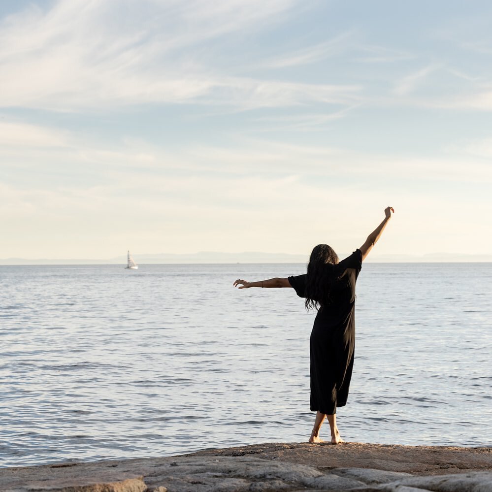 big life update coming in hot! ⁣⚡️
⁣⁣
this note is certainly arriving a little late - alas, summer, life, full moons, warm nights, has slowed me down a little! ⁣⁣
⁣⁣
my partner and i have decided to take some time to travel. ⁣⁣
⁣⁣
going on a long jou