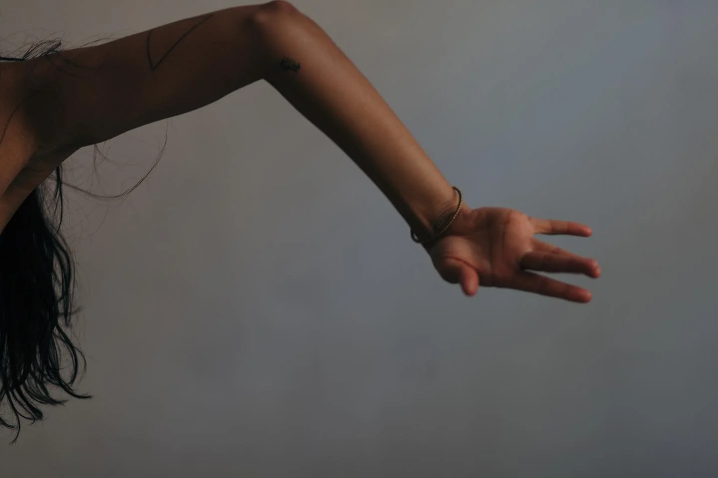 𝐬𝐡𝐞 𝐟𝐞𝐥𝐭 𝐢𝐭.⁣
a surge.⁣
a swirl.⁣
a cosmic flare of light.⁣
⁣
a ⁣
vibrancy, creativity, fluidity.⁣
a⁣
spaciousness + openness.⁣
her body + spirit dancing⁣
with this wild + mysterious life. ⁣
⁣
it moved within her ⁣
and all around her.⁣
the b