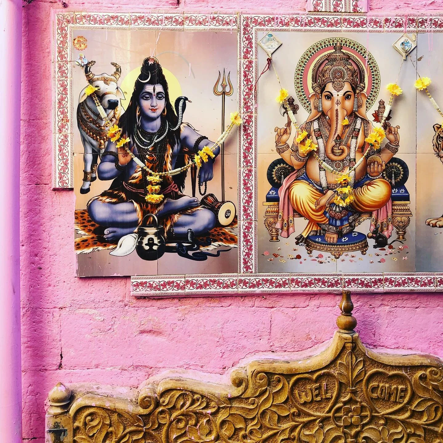 &ldquo;reflections from a 17 hr train ride in India&rdquo; = my latest newsletter that just dropped today! excerpts below&hellip;DM me your email if you want it in your inbox!⁣
📧 ⁣
loving is a practice ⁣
of opening, and opening, and opening⁣
and lea