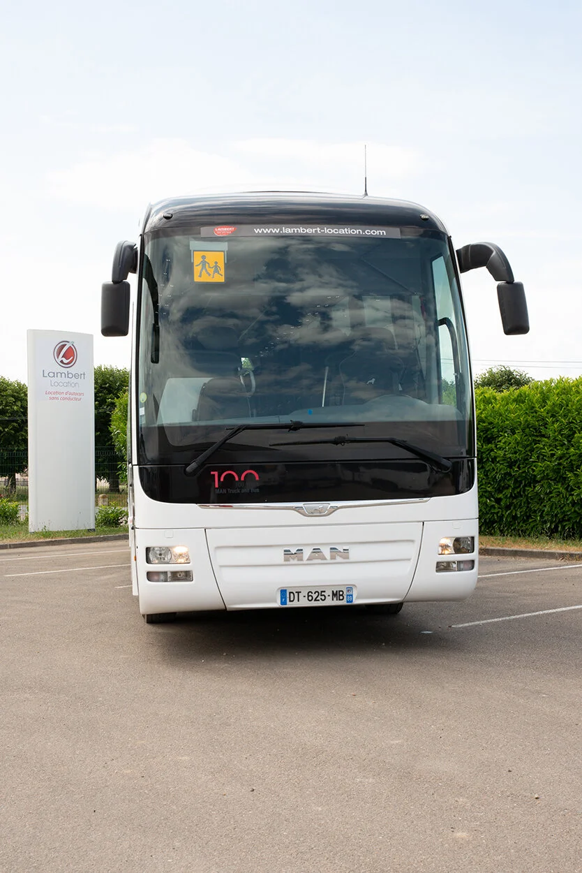 Location autocar grand tourisme sans chauffeur — Lambert Locations