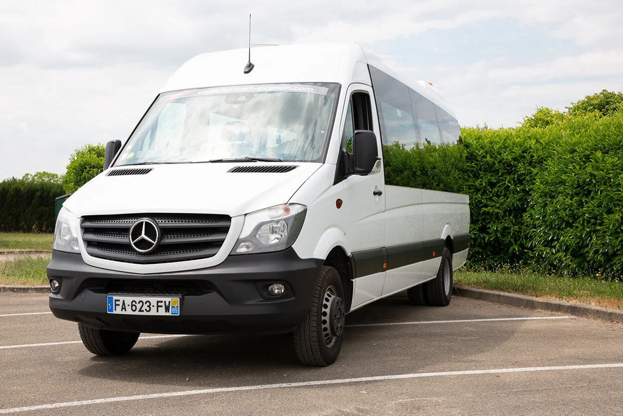 Location minibus sans conducteur — Lambert Locations