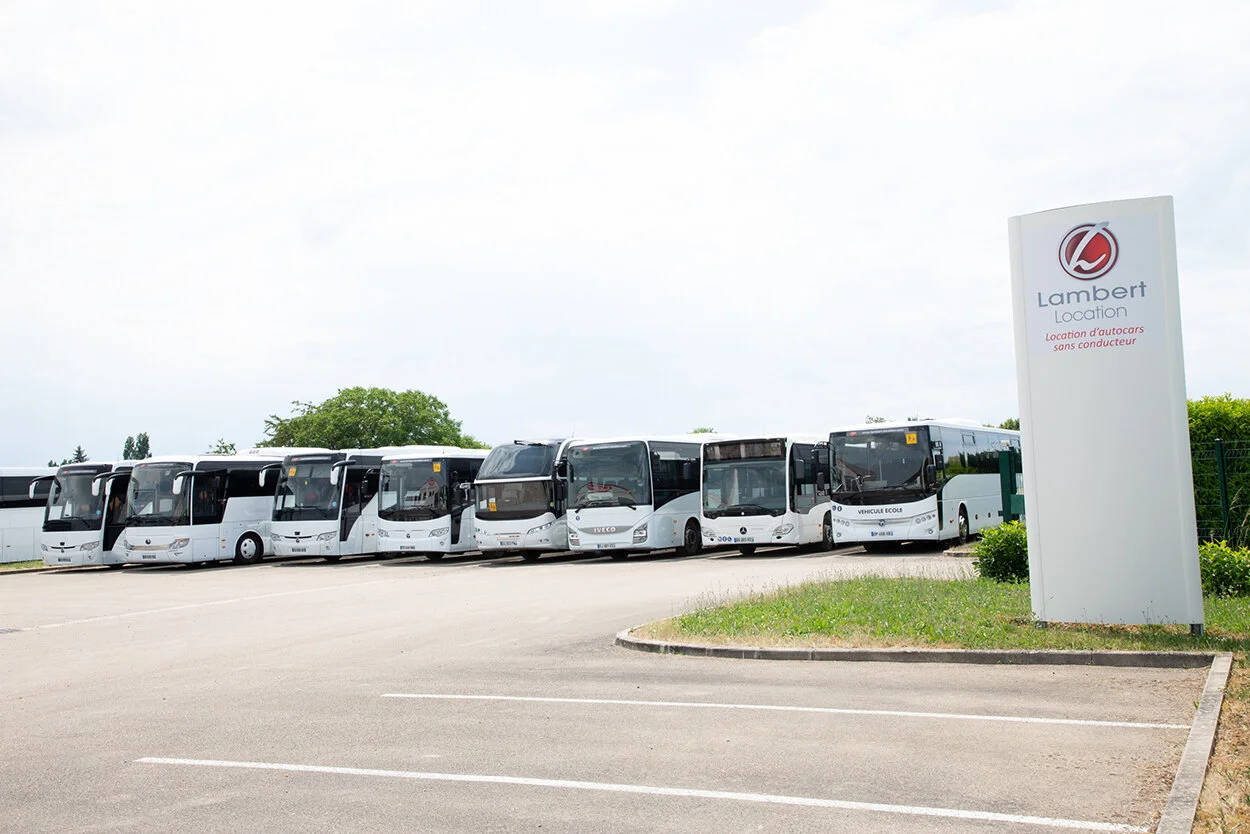 Location autocars et autobus sans conducteur — Lambert Locations