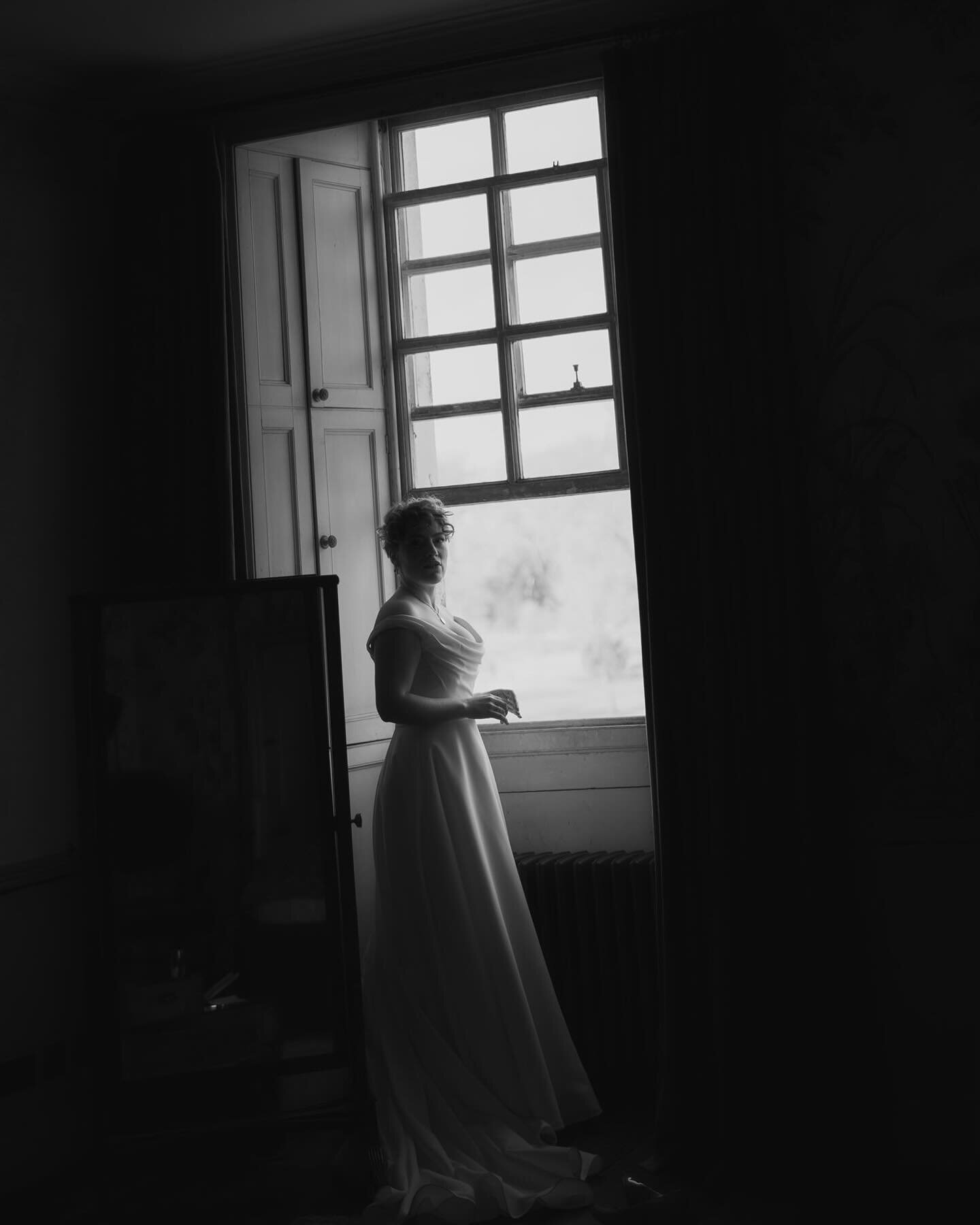 Glimpses of the morning at St. Giles house 

Josie looked incredible in her @justinalexander wedding gown from @bridesofsouthampton1976 
Venue: @stgileshouseweddings 
@stgileshouse 
Video: @agneharrisfilms 
MUA: @laurenomua 
Catering: @_nouriish._ 
D