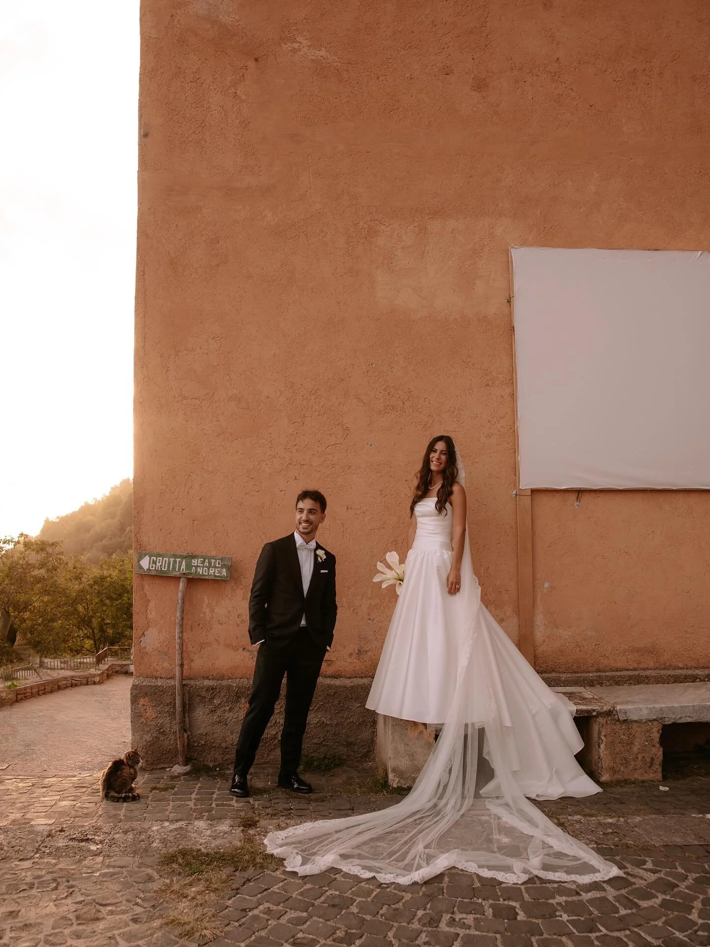 La Chiesa di San Lorenzo - a small church in Piglio (a short drive from Rome) has witnessed so many happy tears - Federico&rsquo;s parents and grandparents got married there and it hasn&rsquo;t changed a bit (btw, can you spot Lorenzo the cat?) 
So o