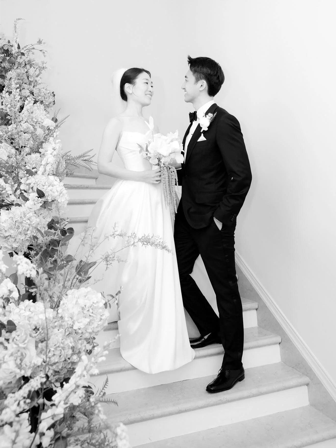 New York, New York 🎉

Hearing some good news coming from this amazing city today brought Karen and Alex to my mind. Their amazing NYC wedding will always make me smile. 

@haroldpratthouse 
@lotosclubnyc 
@anaffairweddings 
@oneflowerbyl 
@by.jina_o