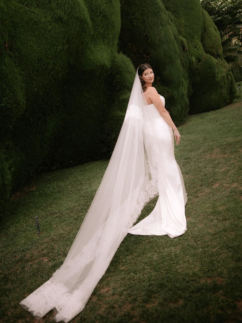 Erika and her squad, the morning of her wedding, Villa Cimbrone, Ravello, Amalfi coast, 2025
Shot on digital and film 

I&rsquo;m here in London, editing my beautiful Italian weddings and I really cannot wait to be back in Amalfi coast!! In the meant