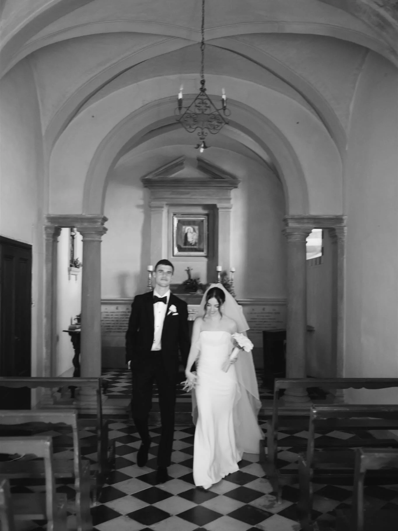 Tuscany and its delicious light in mostly black and white. 
Caitlin and Christopher chose Castello Vicchiomaggio for their wedding weekend and spent three days among olive trees and gentle hills, drinking local Tuscan wine and eating locally sourced 