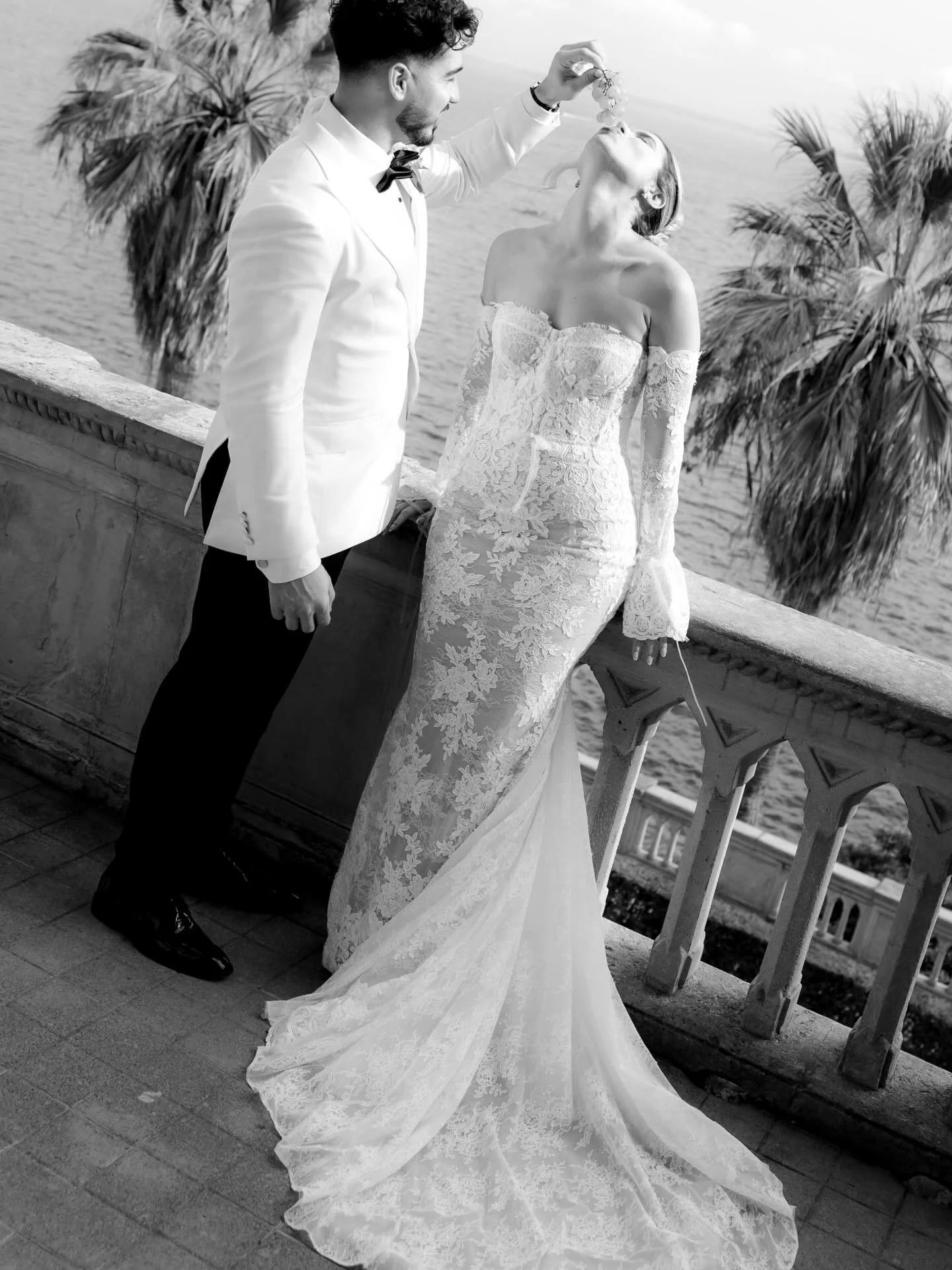 Happy Valentine&rsquo;s Day to those who celebrate 

@isola_del_garda 
@weddings_at_lake_garda 

Lake Garda wedding photography