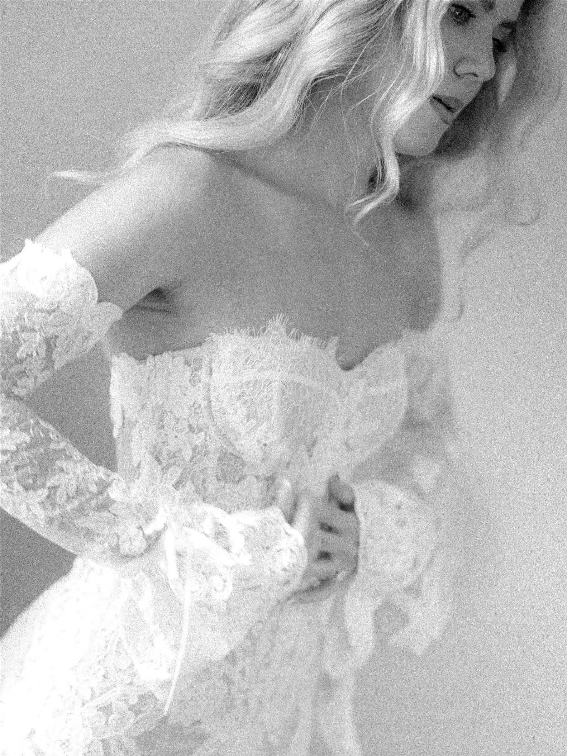 Zenaida in her lacy gown 

@bertaprivee 
@weddings_at_lake_garda 
@isola_del_garda 
@chicparisien 
Lake Garda wedding // luxury wedding Italy