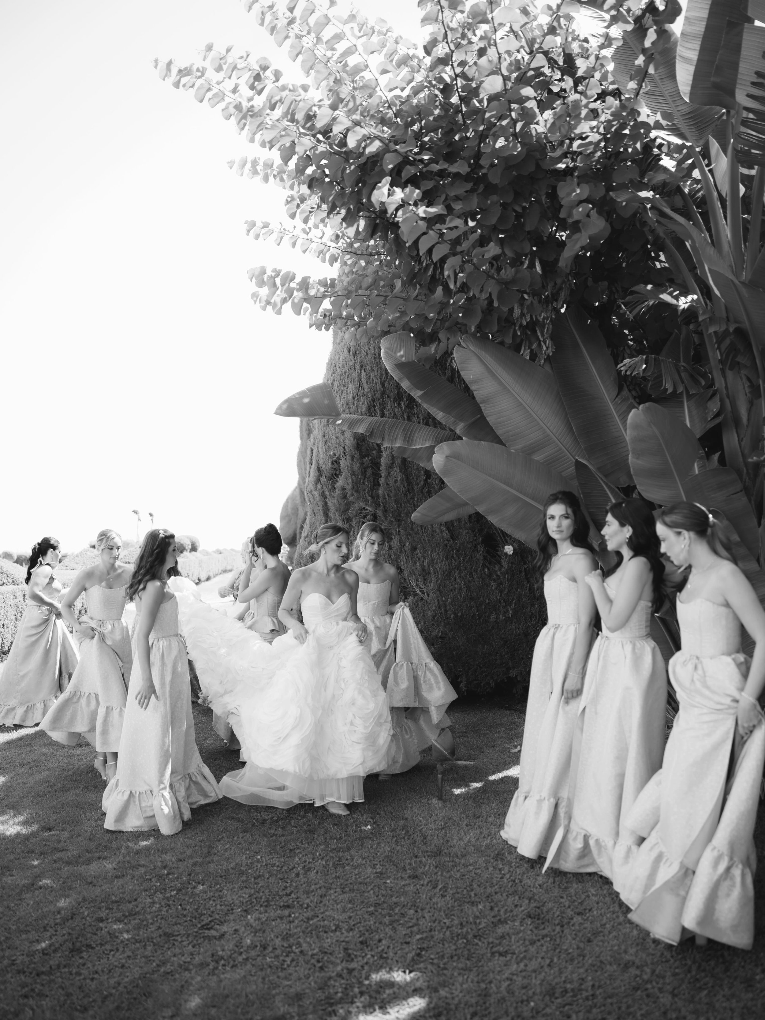 black and white is still a GOAT and as proof I&rsquo;ve got these frames from S&amp;N Amalfi wedding of dreams. 

@lacallaevents @villacimbrone @alessandromancinostudios  @malafrontefiori @moniquelhuillierbride 
Destination wedding photographer // Am