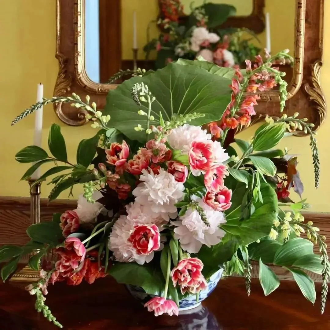 Now that we&rsquo;ve had a few days to reflect (and recover!) &mdash; please enjoy these flower arrangement photos. First up&hellip; Eyre Hall! 

#HGW2023
#hgweasternshore