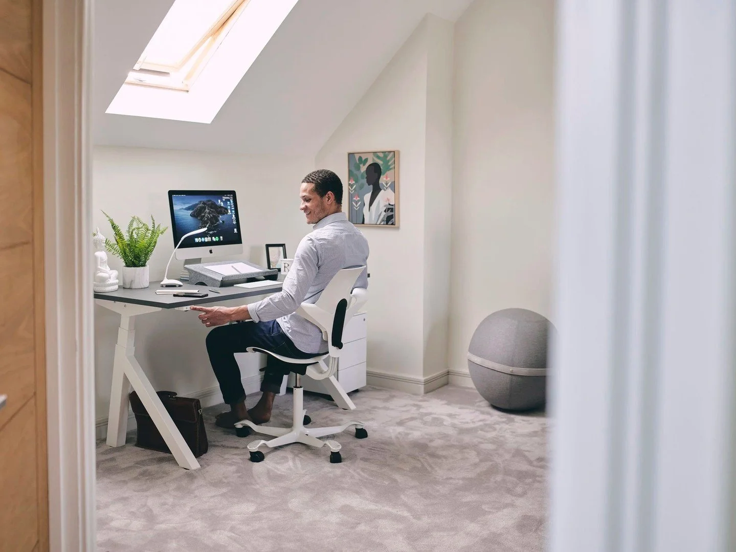 Great shoots start long before the camera clicks.

Planning the light, the space, the details. Every element considered before we even pick up a lens.

That preparation is what separates a good shot from one that actually works for your business.

If