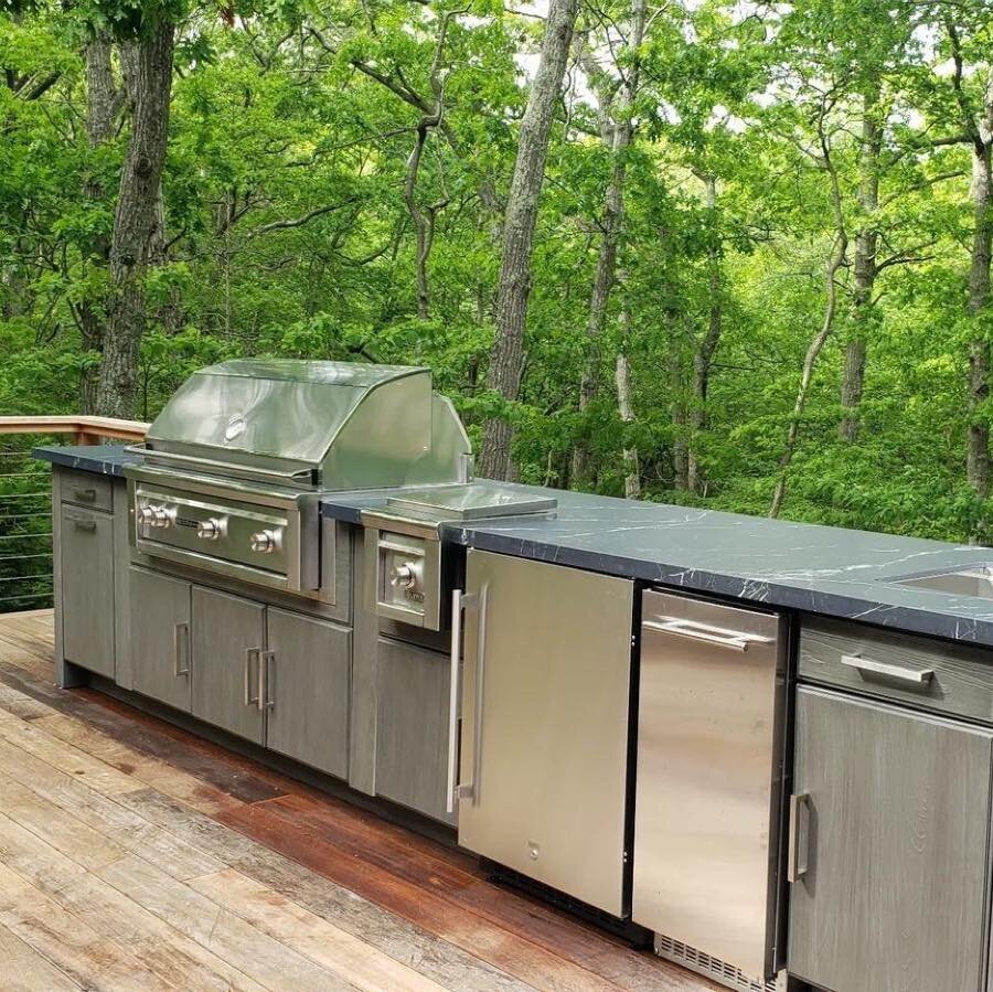 Your summer cookouts deserve an upgrade! With our new line of outdoor cabinetry from NatureKast, you can have a beautiful kitchen outside too! 

Repost from @naturekast

#exteriorhomedesign #backyardviews #outdoorliving #kitchenoutdoor #outdoorbbqkit